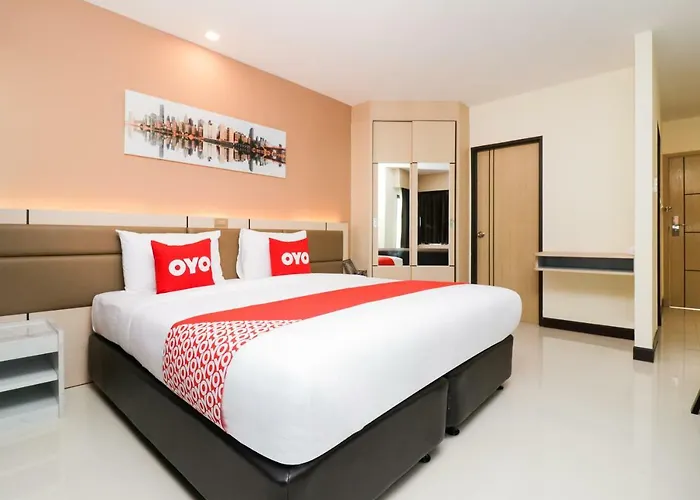 Oyo 234 Tara Grande & 3* Бангкок